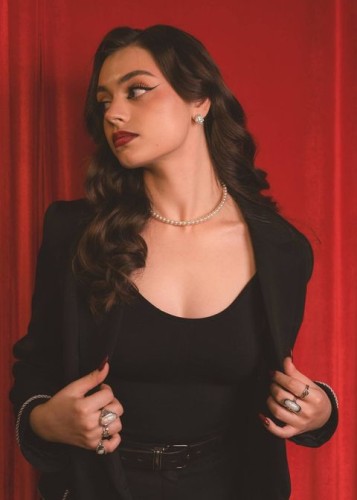 Полли, Г. Псков